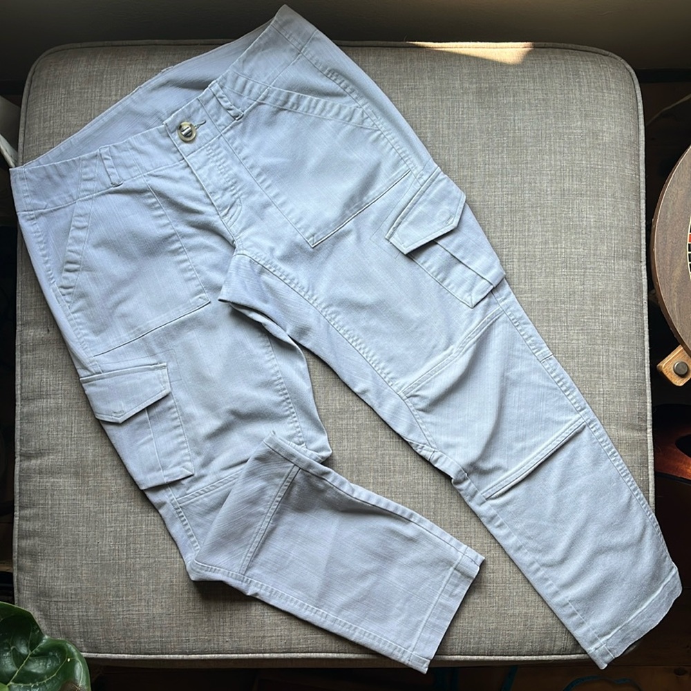 Mountain Hardwear Gray Cropped Pants Capri Pockets Size 4